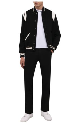 Мужская хлопковая футболка MONCLER белого цвета по цене 20700 руб., арт. G2-091-8C000-25-8390T | Фото 2 Мужская хлопковая футболка MONCLER белого цвета, арт. G2-091-8C000-25-8390T | Фото 2 (Материал внешний: Хлопок; Принт: Без принта; Рукава: Короткие; Стили: Кэжуэл; Длина (для топов): Стандартные)