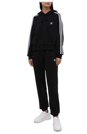 Женский хлопковое худи ADIDAS ORIGINALS черного цвета по цене 5330 руб., арт. GN2890 | Фото 2 Женский хлопковое худи ADIDAS ORIGINALS черного цвета, арт. GN2890 | Фото 2 (Материал внешний: Хлопок; Длина (для топов): Стандартные; Рукава: Длинные; Женское Кросс-КТ: Худи-одежда, Худи-спорт; Стили: Спорт-шик)