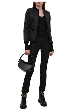 Женская утепленная куртка EMPORIO ARMANI черного цвета по цене 30950 руб., арт. 8N2B01/2NKBZ | Фото 2 Женская утепленная куртка EMPORIO ARMANI черного цвета, арт. 8N2B01/2NKBZ | Фото 2