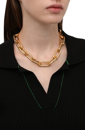 Женское колье BOTTEGA VENETA золотого цвета по цене 139000 руб., арт. 665763/VAHU0 | Фото 2 Женское колье BOTTEGA VENETA золотого цвета, арт. 665763/VAHU0 | Фото 2