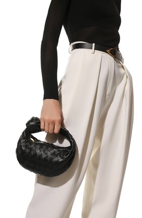 Женская сумка jodie mini BOTTEGA VENETA черного цвета по цене 156500 руб., арт. 651876/VCPP5 | Фото 2 Женская сумка jodie mini BOTTEGA VENETA черного цвета, арт. 651876/VCPP5 | Фото 2 (Материал: Натуральная кожа; Сумки-технические: Сумки top-handle; Размер: mini; Женское Кросс-КТ: Вечерняя сумка)