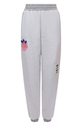 Женские хлопковые джоггеры ADIDAS ORIGINALS светло-серого цвета по цене 5690 руб., арт. H22751 | Фото 1 Женские хлопковые джоггеры ADIDAS ORIGINALS светло-серого цвета, арт. H22751 | Фото 1 (Материал внешний: Хлопок; Длина (брюки, джинсы): Стандартные; Женское Кросс-КТ: Джоггеры - брюки, Брюки-спорт; Силуэт Ж (брюки и джинсы): Джоггеры; Стили: Спорт-шик)