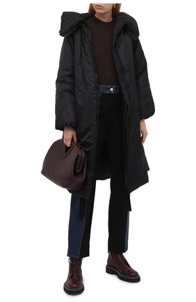 Женский пуховик REDVALENTINO черного цвета по цене 75650 руб., арт. WR3CK00R/63K | Фото 2 Женский пуховик REDVALENTINO черного цвета, арт. WR3CK00R/63K | Фото 2 (Длина (верхняя одежда): До колена; Материал внешний: Синтетический материал; Рукава: Длинные; Материал подклада: Синтетический материал; Стили: Спорт-шик; Кросс-КТ: Пуховик)