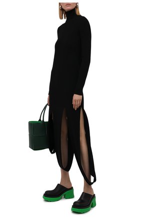 Женские кожаные сабо flash BOTTEGA VENETA зеленого цвета по цене 64600 руб., арт. 668525/VBS50 | Фото 2 Женские кожаные сабо flash BOTTEGA VENETA зеленого цвета, арт. 668525/VBS50 | Фото 2 (Каблук высота: Высокий; Материал внутренний: Натуральная кожа; Подошва: Платформа; Каблук тип: Устойчивый)