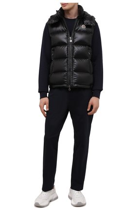 Мужской пуховый жилет bormes MONCLER черного цвета по цене 84900 руб., арт. G2-091-1A001-52-68950 | Фото 2 Мужской пуховый жилет bormes MONCLER черного цвета, арт. G2-091-1A001-52-68950 | Фото 2 (Длина (верхняя одежда): Короткие; Материал утеплителя: Пух и перо; Материал внешний: Синтетический материал; Материал подклада: Синтетический материал; Кросс-КТ: Пуховик, Куртка; Стили: Спорт-шик)