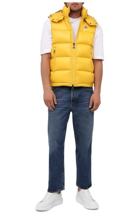 Мужской пуховый жилет bormes MONCLER желтого цвета по цене 84900 руб., арт. G2-091-1A001-52-68950 | Фото 2 Мужской пуховый жилет bormes MONCLER желтого цвета, арт. G2-091-1A001-52-68950 | Фото 2