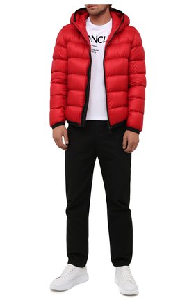 Мужская пуховая куртка myosotis MONCLER красного цвета, арт. G2-091-1A000-97-53334 | Фото 2 (Материал подклада: Синтетический материал; Материал внешний: Синтетический материал; Материал утеплителя: Пух и перо; Кросс-КТ: Куртка; Мужское Кросс-КТ: пуховик-короткий; Длина (верхняя одежда): Короткие; Стили: Кэжуэл; Рукава: Длинные)