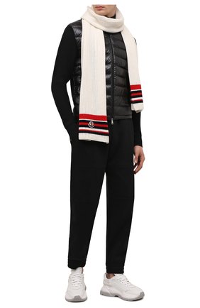 Мужской шарф из шерсти и кашемира MONCLER белого цвета по цене 46800 руб., арт. G2-091-3C000-02-M1127 | Фото 2 Мужской шарф из шерсти и кашемира MONCLER белого цвета, арт. G2-091-3C000-02-M1127 | Фото 2 (Материал: Кашемир, Шерсть; Кросс-КТ: шерсть, кашемир)