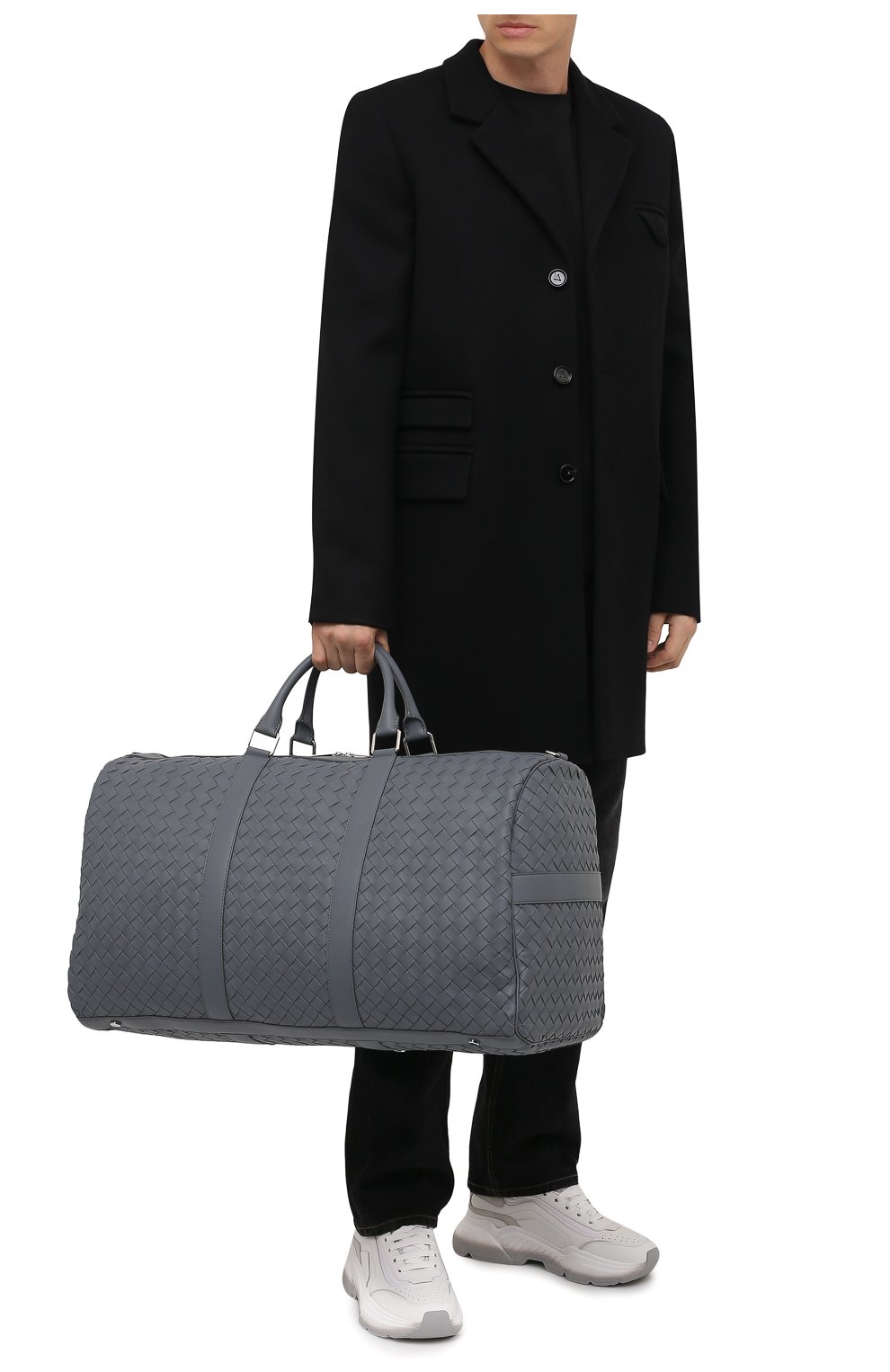 Мужская кожаная дорожная сумка BOTTEGA VENETA серого цвета по цене 485000 руб., арт. 650061/V0E51 | Фото 2 Мужская кожаная дорожная сумка BOTTEGA VENETA серого цвета, арт. 650061/V0E51 | Фото 2 (Материал: Натуральная кожа; Ремень/цепочка: На ремешке; Размер: large)
