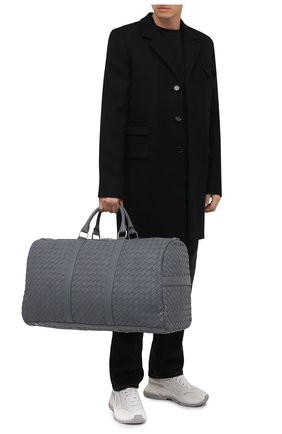 Мужская кожаная дорожная сумка BOTTEGA VENETA серого цвета по цене 485000 руб., арт. 650061/V0E51 | Фото 2 Мужская кожаная дорожная сумка BOTTEGA VENETA серого цвета, арт. 650061/V0E51 | Фото 2 (Материал: Натуральная кожа; Ремень/цепочка: На ремешке; Размер: large)