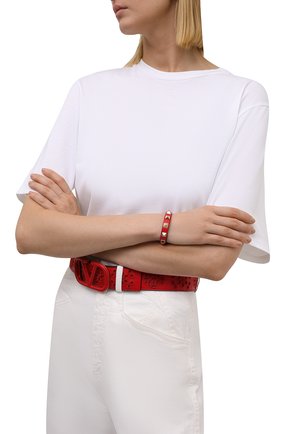 Женский кожаный браслет rockstud VALENTINO красного цвета, арт. WW2J0255/VIT | Фото 2 (Материал: Металл, Натуральная кожа; Региональные ограничения белый список (Axapta Mercury): RU)