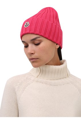 Женская шерстяная шапка MONCLER розового цвета, арт. G2-093-3B000-52-A9327 | Фото 2 (Материал: Шерсть, Текстиль)