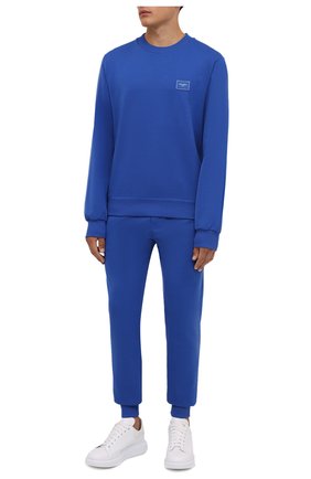 Мужской хлопковый свитшот DOLCE & GABBANA синего цвета по цене 42850 руб., арт. G9PD3T/FU7DU | Фото 2 Мужской хлопковый свитшот DOLCE & GABBANA синего цвета, арт. G9PD3T/FU7DU | Фото 2 (Материал внешний: Хлопок; Мужское Кросс-КТ: свитшот-одежда; Принт: Без принта; Стили: Спорт-шик; Длина (для топов): Стандартные; Рукава: Длинные)