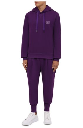 Мужской хлопковое худи DOLCE & GABBANA фиолетового цвета по цене 59950 руб., арт. G90V2T/FU7DU | Фото 2 Мужской хлопковое худи DOLCE & GABBANA фиолетового цвета, арт. G90V2T/FU7DU | Фото 2 (Длина (для топов): Стандартные; Материал внешний: Хлопок; Рукава: Длинные; Мужское Кросс-КТ: Худи-одежда; Принт: Без принта; Стили: Спорт-шик)