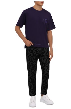 Мужская хлопковая футболка DOLCE & GABBANA фиолетового цвета по цене 55100 руб., арт. G8NB3Z/FU7EQ | Фото 2 Мужская хлопковая футболка DOLCE & GABBANA фиолетового цвета, арт. G8NB3Z/FU7EQ | Фото 2 (Материал внешний: Хлопок; Рукава: Короткие; Принт: Без принта; Стили: Спорт-шик; Длина (для топов): Стандартные)