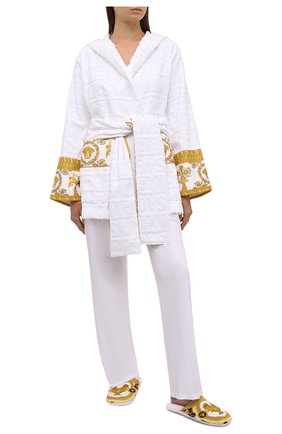 Женского текстильные домашние туфли VERSACE белого цвета по цене 9865 руб., арт. ZSLP00002/ZC0SP094 | Фото 2 Женского текстильные домашние туфли VERSACE белого цвета, арт. ZSLP00002/ZC0SP094 | Фото 2