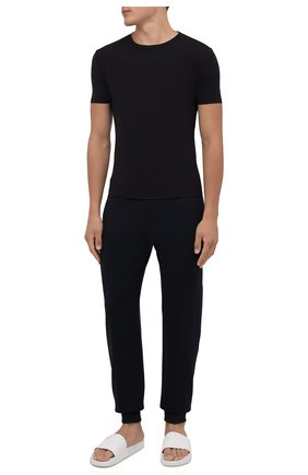 Мужская футболка ERMENEGILDO ZEGNA темно-синего цвета по цене 8225 руб., арт. N3M201300 | Фото 2 Мужская футболка ERMENEGILDO ZEGNA темно-синего цвета, арт. N3M201300 | Фото 2 (Материал внешний: Синтетический материал; Принт: Без принта; Рукава: Короткие; Стили: Кэжуэл; Длина (для топов): Стандартные)
