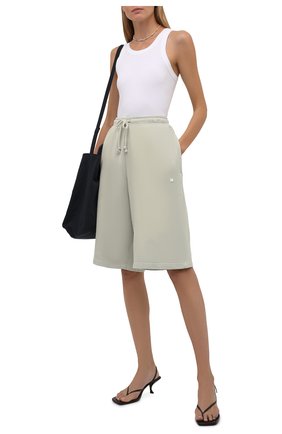 Женские хлопковые шорты ACNE STUDIOS зеленого цвета по цене 21800 руб., арт. CE0014/W | Фото 2 Женские хлопковые шорты ACNE STUDIOS зеленого цвета, арт. CE0014/W | Фото 2 (Материал внешний: Хлопок; Длина Ж (юбки, платья, шорты): Миди; Женское Кросс-КТ: Шорты-одежда; Стили: Спорт-шик; Кросс-КТ: Широкие)