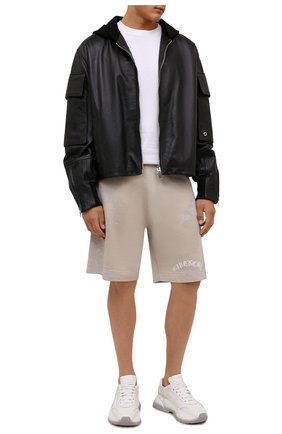 Мужские хлопковые шорты GIVENCHY светло-бежевого цвета по цене 71950 руб., арт. BM50WK3Y6A | Фото 2 Мужские хлопковые шорты GIVENCHY светло-бежевого цвета, арт. BM50WK3Y6A | Фото 2