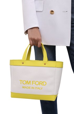 Женский сумка-шопер t-screw mini TOM FORD салатового цвета по цене 77500 руб., арт. L1494T-ICN002 | Фото 2 Женский сумка-шопер t-screw mini TOM FORD салатового цвета, арт. L1494T-ICN002 | Фото 2 (Материал: Текстиль; Сумки-технические: Сумки-шопперы; Ремень/цепочка: На ремешке; Размер: mini)