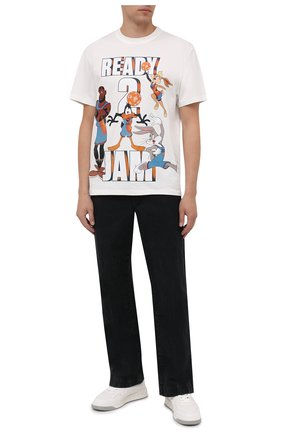 Мужская хлопковая футболка vilebrequin x space jam VILEBREQUIN белого цвета по цене 13900 руб., арт. EDTZ1P67/052 | Фото 2 Мужская хлопковая футболка vilebrequin x space jam VILEBREQUIN белого цвета, арт. EDTZ1P67/052 | Фото 2
