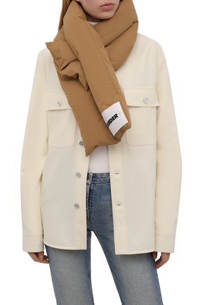 Женский пуховый шарф JIL SANDER бежевого цвета по цене 32600 руб., арт. JPPT590294-WT441100 | Фото 2 Женский пуховый шарф JIL SANDER бежевого цвета, арт. JPPT590294-WT441100 | Фото 2 (Материал: Синтетический материал, Текстиль)