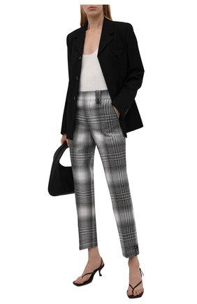 Женские шерстяные брюки JW ANDERSON черно-белого цвета по цене 59950 руб., арт. TR0139 PG0597 | Фото 2 Женские шерстяные брюки JW ANDERSON черно-белого цвета, арт. TR0139 PG0597 | Фото 2 (Длина (брюки, джинсы): Стандартные; Материал внешний: Шерсть; Материал подклада: Вискоза; Женское Кросс-КТ: Брюки-одежда; Силуэт Ж (брюки и джинсы): Прямые; Стили: Кэжуэл)