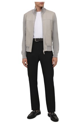 Мужской комбинированный кардиган TOM FORD серого цвета по цене 259500 руб., арт. BYM2T/TFKG57 | Фото 2 Мужской комбинированный кардиган TOM FORD серого цвета, арт. BYM2T/TFKG57 | Фото 2 (Материал внешний: Шерсть, Натуральная кожа; Мужское Кросс-КТ: Кардиган-одежда; Длина (для топов): Стандартные; Рукава: Длинные)