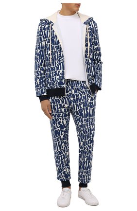 Мужские хлопковые джоггеры LANVIN синего цвета по цене 45700 руб., арт. RM-TR0041-J064-A21 | Фото 2 Мужские хлопковые джоггеры LANVIN синего цвета, арт. RM-TR0041-J064-A21 | Фото 2