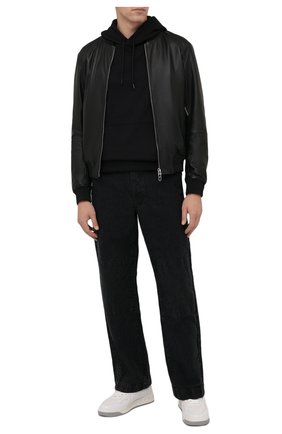 Мужской кожаный бомбер EMPORIO ARMANI черного цвета по цене 66200 руб., арт. B1R13P/B1P13 | Фото 2 Мужской кожаный бомбер EMPORIO ARMANI черного цвета, арт. B1R13P/B1P13 | Фото 2