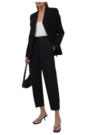 Женские брюки JIL SANDER темно-синего цвета по цене 86150 руб., арт. JSCT301500-WT470300 | Фото 2 Женские брюки JIL SANDER темно-синего цвета, арт. JSCT301500-WT470300 | Фото 2 (Материал внешний: Синтетический материал, Шелк; Стили: Минимализм; Женское Кросс-КТ: Брюки-одежда; Длина (брюки, джинсы): Укороченные; Силуэт Ж (брюки и джинсы): Прямые)