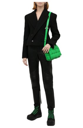 Женские текстильные ботинки puddle bomber BOTTEGA VENETA черного цвета по цене 68750 руб., арт. 667218/VBSD7 | Фото 2 Женские текстильные ботинки puddle bomber BOTTEGA VENETA черного цвета, арт. 667218/VBSD7 | Фото 2 (Материал внешний: Текстиль; Материал внутренний: Текстиль; Каблук высота: Низкий; Подошва: Платформа; Женское Кросс-КТ: Хайкеры-ботинки)