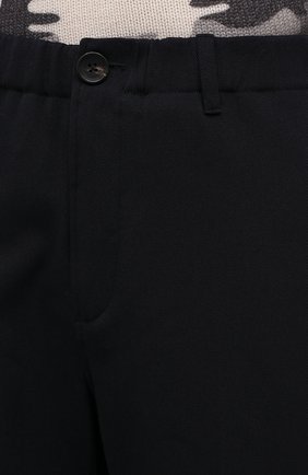 Мужские брюки из шерсти и хлопка LANVIN темно-синего цвета, арт. RM-TR0044-4969-A21 | Фото 5 (Материал внешний: Шерсть, Хлопок; Длина (брюки, джинсы): Стандартные; Случай: Повседневный; Стили: Кэжуэл)