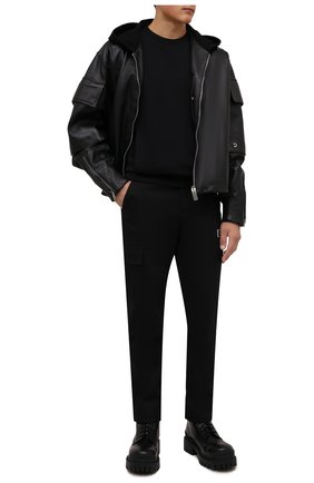 Мужской хлопковый свитшот BALMAIN черного цвета по цене 84300 руб., арт. WH1JQ050/271J | Фото 2 Мужской хлопковый свитшот BALMAIN черного цвета, арт. WH1JQ050/271J | Фото 2 (Длина (для топов): Стандартные; Рукава: Длинные; Материал внешний: Хлопок; Мужское Кросс-КТ: свитшот-одежда; Принт: Без принта; Стили: Спорт-шик)