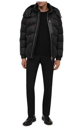 Мужская пуховая куртка TOM FORD черного цвета по цене 394000 руб., арт. BY060/TF0509 | Фото 2 Мужская пуховая куртка TOM FORD черного цвета, арт. BY060/TF0509 | Фото 2 (Материал подклада: Синтетический материал; Длина (верхняя одежда): Короткие; Материал внешний: Синтетический материал; Рукава: Длинные; Материал утеплителя: Пух и перо; Кросс-КТ: Куртка; Мужское Кросс-КТ: пуховик-короткий; Стили: Кэжуэл)
