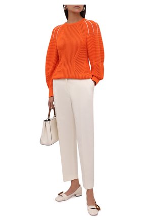 Женские кожаные туфли GUCCI белого цвета по цене 72400 руб., арт. 658856/C9D00 | Фото 2 Женские кожаные туфли GUCCI белого цвета, арт. 658856/C9D00 | Фото 2 (Подошва: Плоская; Материал внутренний: Натуральная кожа; Каблук высота: Низкий; Каблук тип: Устойчивый)
