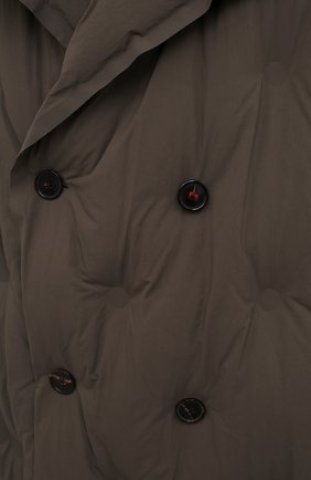 Женское стеганое пальто MAISON MARGIELA хаки цвета, арт. S51AA0303/S49986 | Фото 5 (Рукава: Длинные; Материал внешний: Синтетический материал; Стили: Спорт-шик; Материал подклада: Синтетический материал; Длина (верхняя одежда): Длинные; 1-2-бортные: Двубортные)