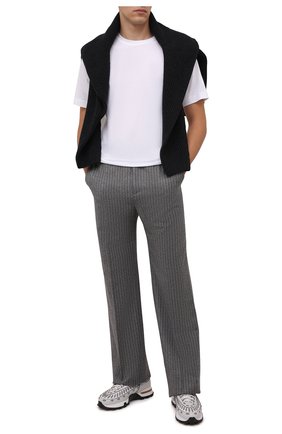 Мужская хлопковая футболка DRIES VAN NOTEN белого цвета по цене 12750 руб., арт. 212-021194-3600 | Фото 2 Мужская хлопковая футболка DRIES VAN NOTEN белого цвета, арт. 212-021194-3600 | Фото 2