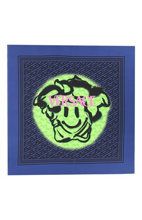 Женский шелковый платок VERSACE темно-синего цвета по цене 34400 руб., арт. 1001600/1A01907 | Фото 1 Женский шелковый платок VERSACE темно-синего цвета, арт. 1001600/1A01907 | Фото 1