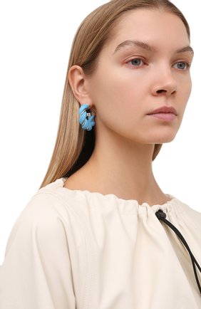 Женские серьги BOTTEGA VENETA голубого цвета по цене 0 руб., арт. 628948/V507C | Фото 2 Женские серьги BOTTEGA VENETA голубого цвета, арт. 628948/V507C | Фото 2 (Материал: Серебро)