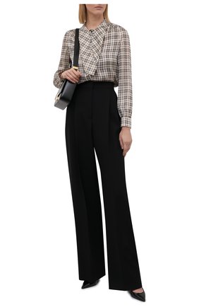 Женская шелковая блузка SAINT LAURENT бежевого цвета по цене 104500 руб., арт. 660885/Y6A98 | Фото 2 Женская шелковая блузка SAINT LAURENT бежевого цвета, арт. 660885/Y6A98 | Фото 2 (Длина (для топов): Стандартные; Рукава: Длинные; Материал внешний: Шелк; Стили: Гламурный; Принт: Клетка; Женское Кросс-КТ: Блуза-одежда)