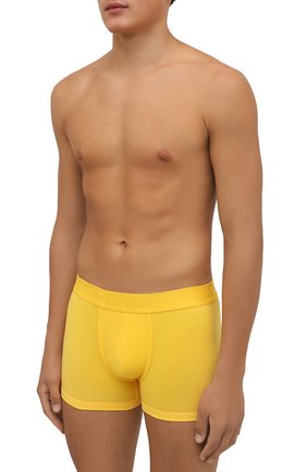 Мужские хлопковые боксеры DOLCE & GABBANA желтого цвета по цене 5170 руб., арт. M4D04J/0UAIG | Фото 2 Мужские хлопковые боксеры DOLCE & GABBANA желтого цвета, арт. M4D04J/0UAIG | Фото 2 (Материал внешний: Хлопок; Мужское Кросс-КТ: Трусы; Кросс-КТ: бельё)