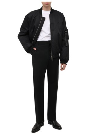 Мужской утепленный бомбер OFF-WHITE черного цвета по цене 118000 руб., арт. 0MEH038F21FAB001 | Фото 2 Мужской утепленный бомбер OFF-WHITE черного цвета, арт. 0MEH038F21FAB001 | Фото 2