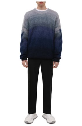 Мужской свитер OFF-WHITE синего цвета по цене 88550 руб., арт. 0MHE098F21KNI001 | Фото 2 Мужской свитер OFF-WHITE синего цвета, арт. 0MHE098F21KNI001 | Фото 2 (Длина (для топов): Стандартные; Материал внешний: Шерсть, Синтетический материал; Рукава: Длинные; Мужское Кросс-КТ: Свитер-одежда; Принт: С принтом; Стили: Гранж)