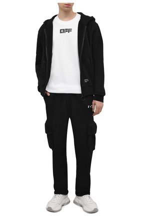 Мужские хлопковые брюки-карго OFF-WHITE черного цвета по цене 64150 руб., арт. 0MCH036F21FLE001 | Фото 2 Мужские хлопковые брюки-карго OFF-WHITE черного цвета, арт. 0MCH036F21FLE001 | Фото 2