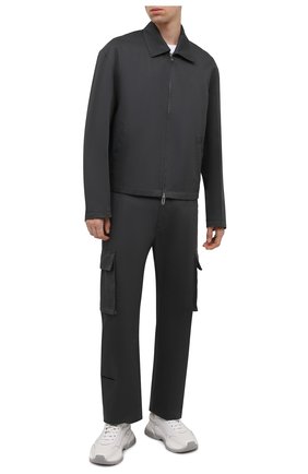 Мужские хлопковые брюки-карго OFF-WHITE темно-серого цвета по цене 76900 руб., арт. 0MCF029F21FAB001 | Фото 2 Мужские хлопковые брюки-карго OFF-WHITE темно-серого цвета, арт. 0MCF029F21FAB001 | Фото 2 (Материал внешний: Хлопок; Длина (брюки, джинсы): Стандартные; Случай: Повседневный; Силуэт М (брюки): Карго; Стили: Гранж)