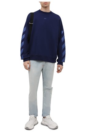 Мужской хлопковый свитшот OFF-WHITE синего цвета по цене 54850 руб., арт. 0MBA054F21FLE007 | Фото 2 Мужской хлопковый свитшот OFF-WHITE синего цвета, арт. 0MBA054F21FLE007 | Фото 2 (Рукава: Длинные; Материал внешний: Хлопок; Длина (для топов): Стандартные; Мужское Кросс-КТ: свитшот-одежда; Принт: С принтом; Стили: Гранж)