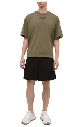 Мужская хлопковая футболка OFF-WHITE хаки цвета по цене 24400 руб., арт. 0MAA038F21JER001 | Фото 2 Мужская хлопковая футболка OFF-WHITE хаки цвета, арт. 0MAA038F21JER001 | Фото 2