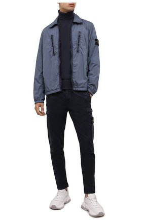 Мужские хлопковые брюки-карго STONE ISLAND темно-синего цвета по цене 26800 руб., арт. 7515321L1 | Фото 2 Мужские хлопковые брюки-карго STONE ISLAND темно-синего цвета, арт. 7515321L1 | Фото 2 (Материал внешний: Хлопок; Длина (брюки, джинсы): Стандартные; Случай: Повседневный; Силуэт М (брюки): Карго; Стили: Кэжуэл)