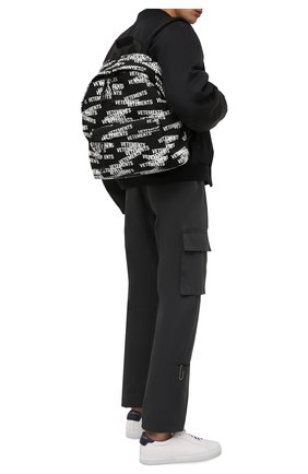 Мужской текстильный рюкзак VETEMENTS черного цвета, арт. UA52BA700B 1302/M | Фото 2 (Материал: Текстиль; Размер: large; Стили: Кэжуэл)